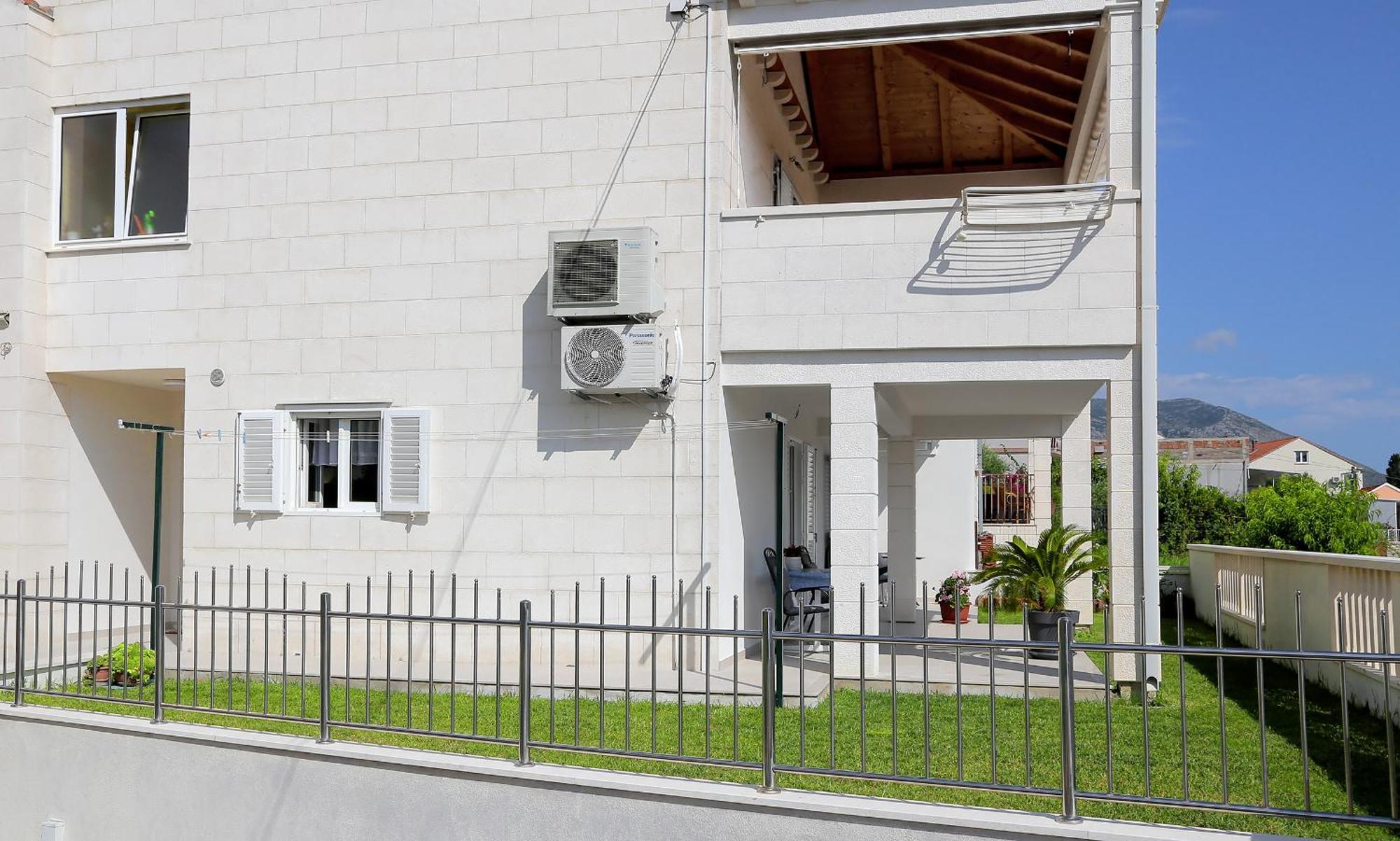 Apartmani Krmek ムリニ エクステリア 写真